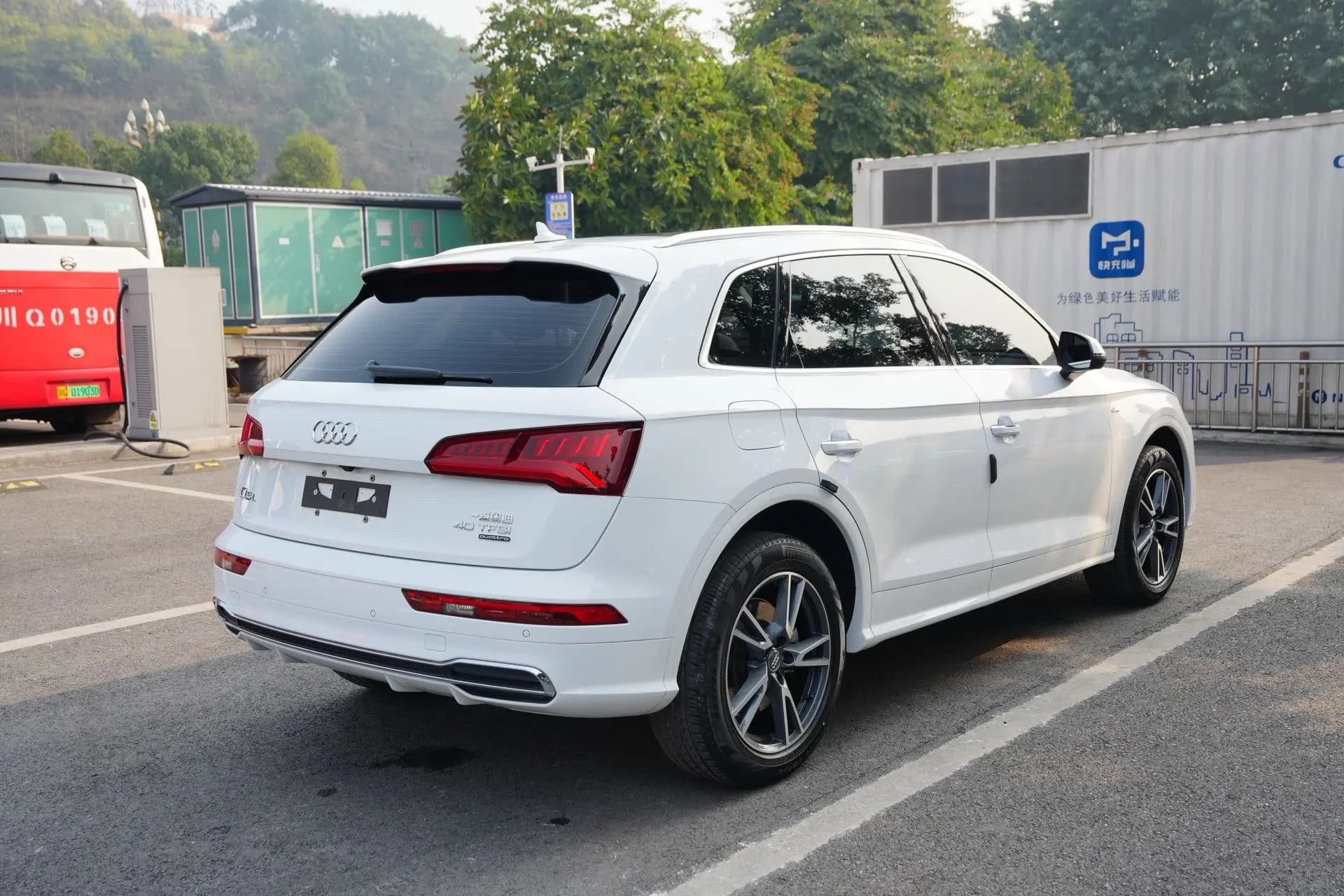 Audi Q5L 2021 г. 56060 км. — фото 5