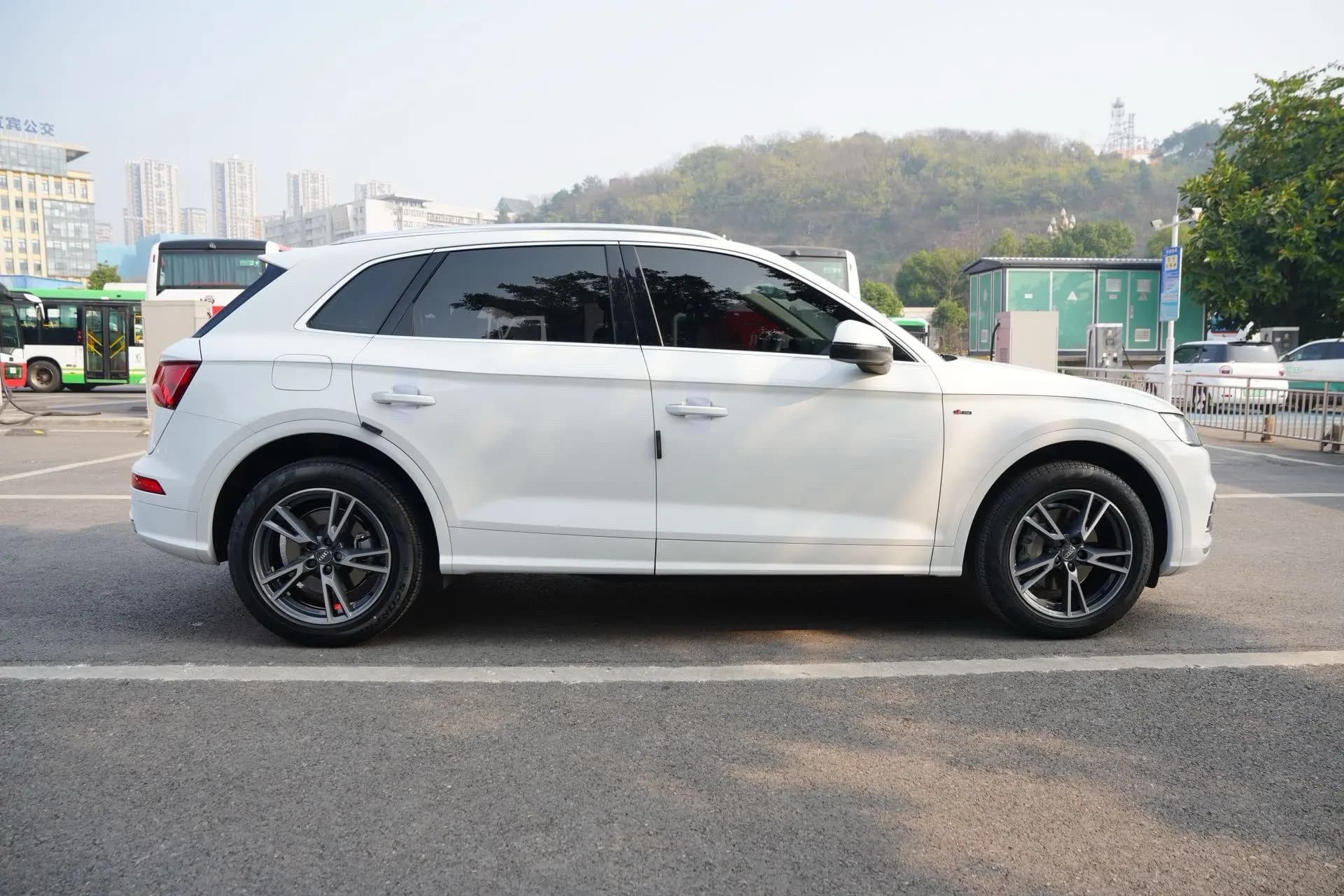 Audi Q5L 2021 г. 56060 км. — фото 6