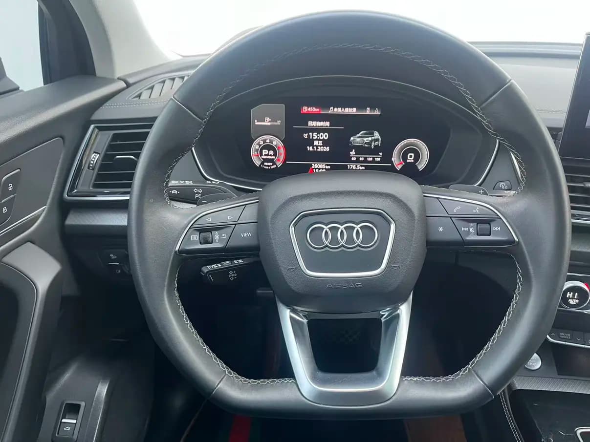 Audi Q5L 2023 г. 26068 км. — фото 15