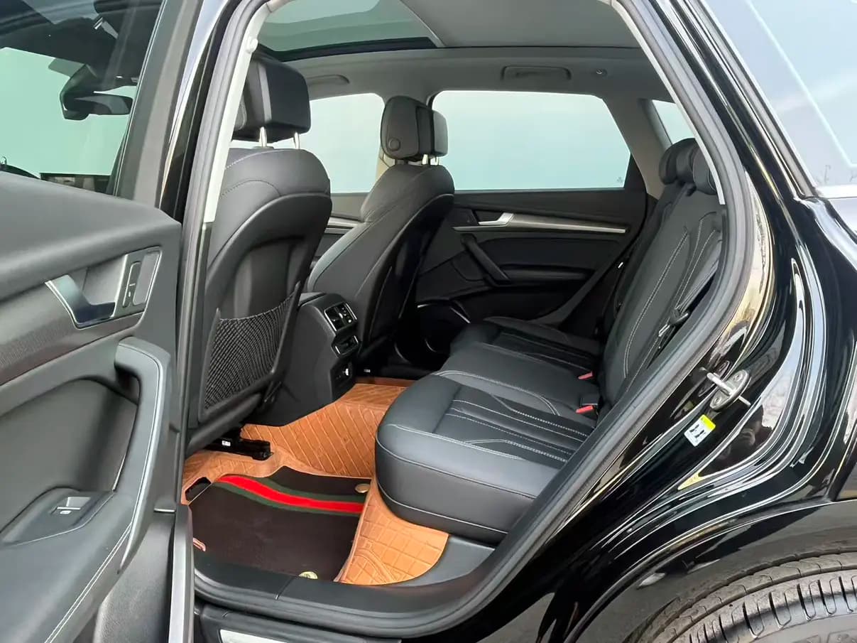 Audi Q5L 2023 г. 26068 км. — фото 18