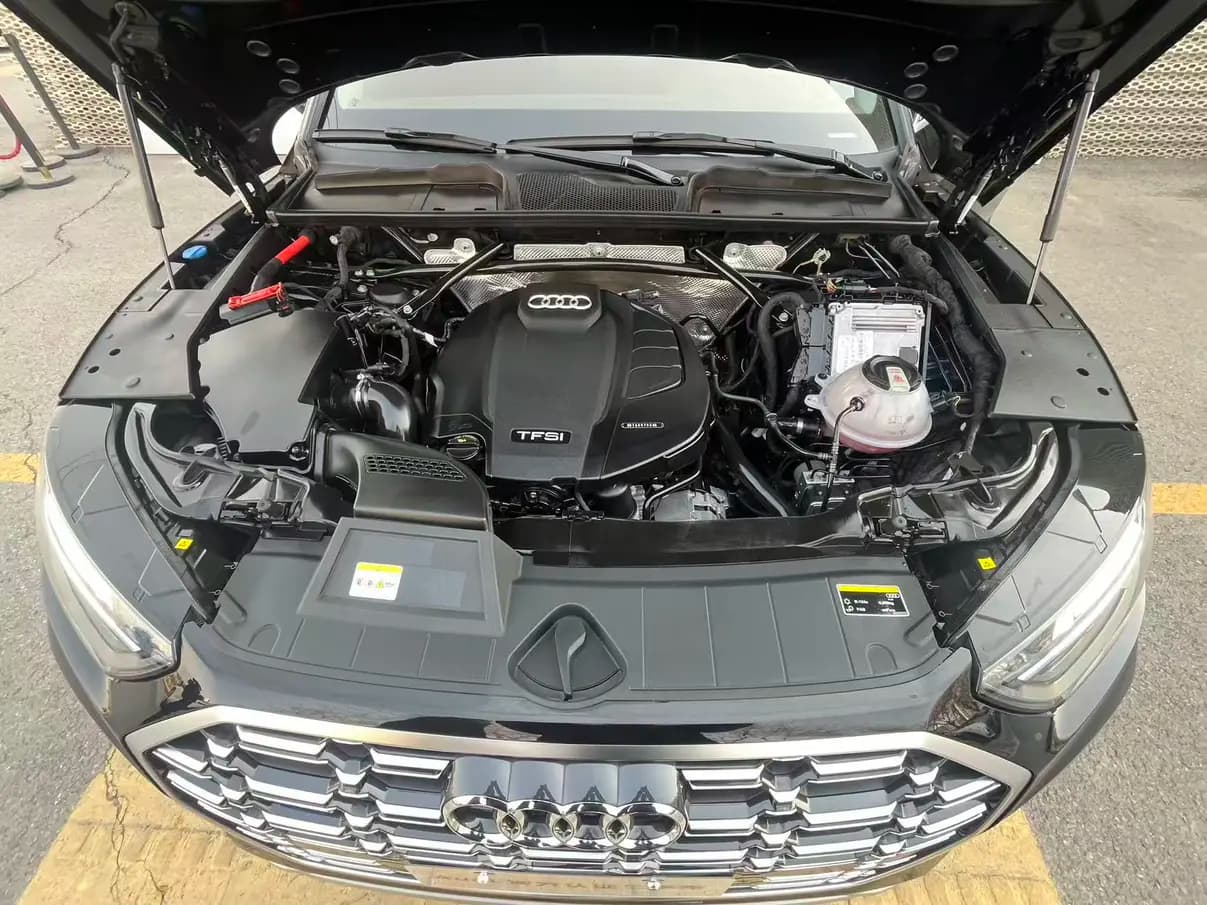 Audi Q5L 2023 г. 26068 км. — фото 8