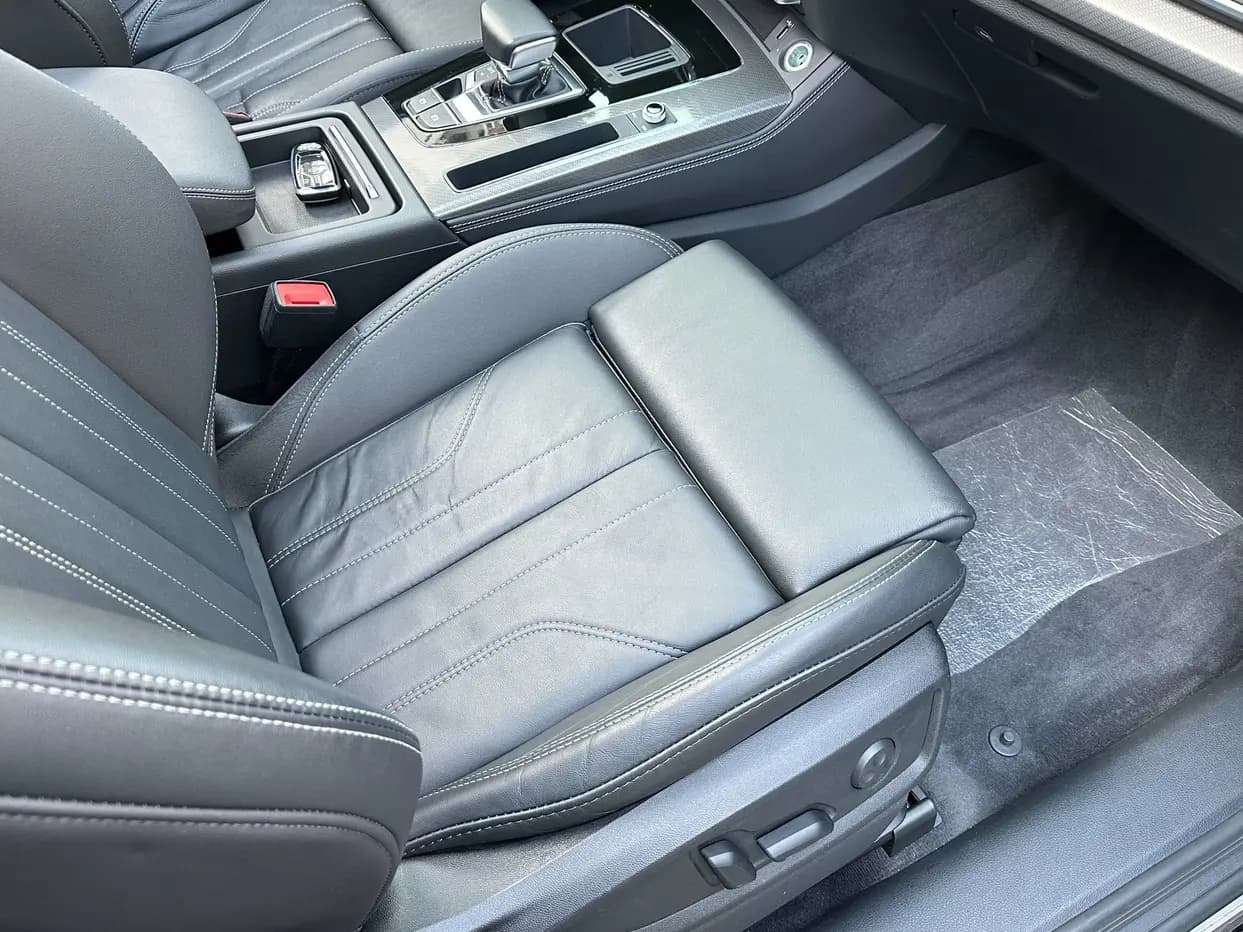 Audi Q5L 2022 г. 94017 км. — фото 13