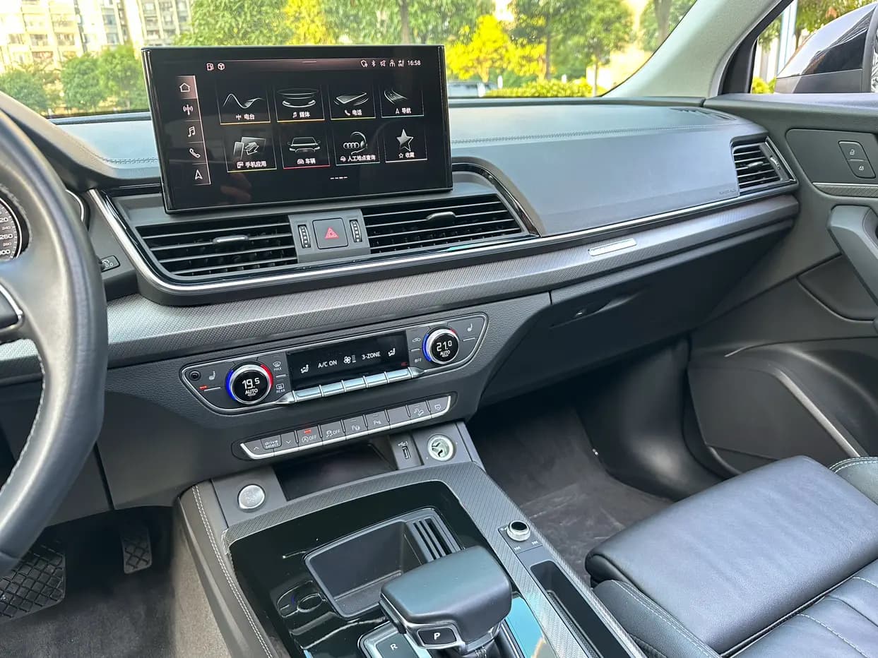 Audi Q5L 2022 г. 94017 км. — фото 15