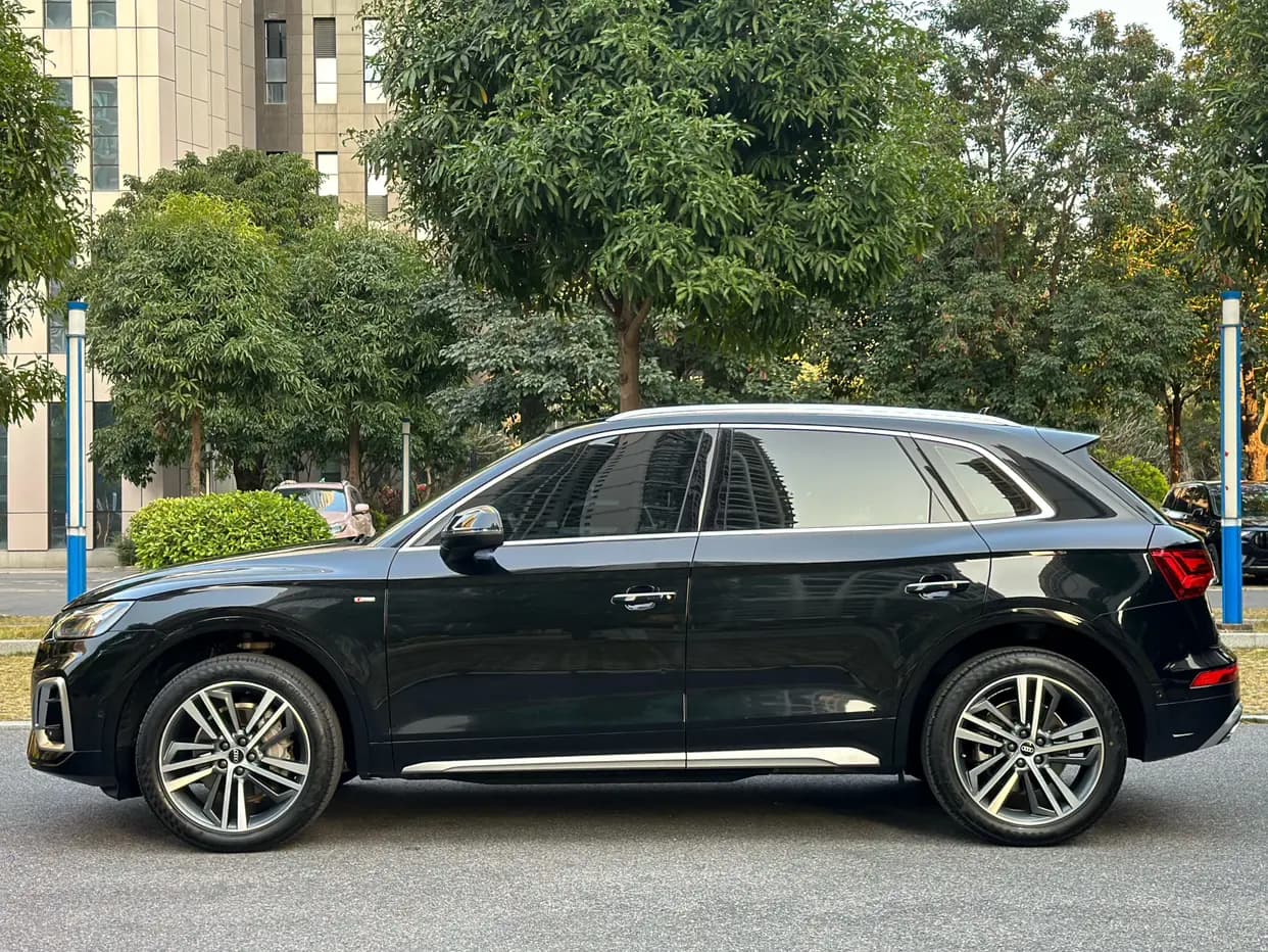 Audi Q5L 2022 г. 94017 км. — фото 4