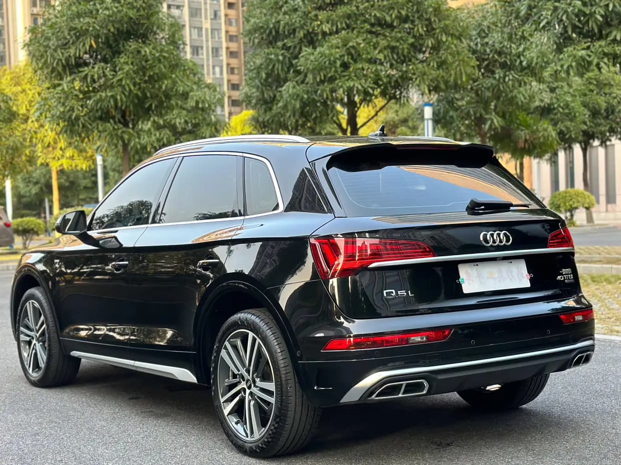 Audi Q5L 2022 г. 94017 км. — фото 5