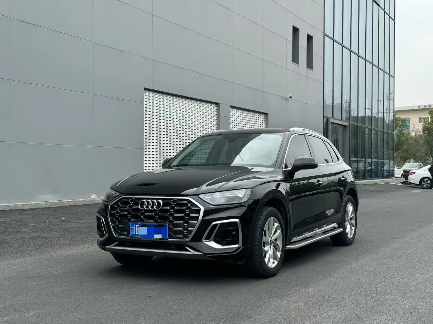 Audi Q5L 2021 г. 38106 км.