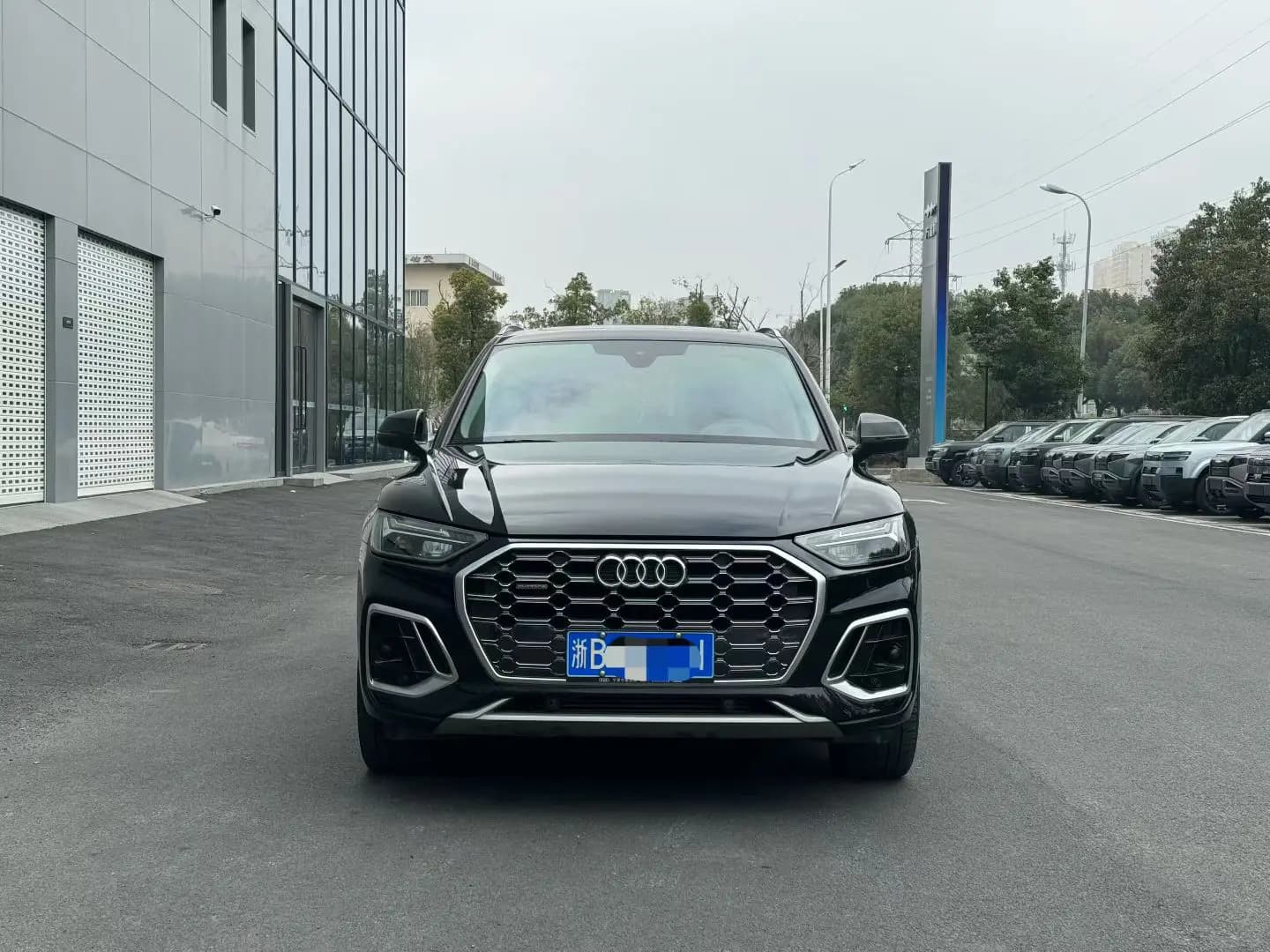 Audi Q5L 2021 г. 38106 км. — фото 2