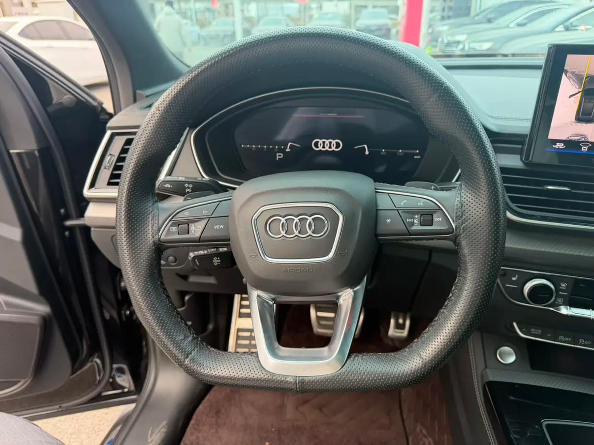 Audi Q5L 2023 г. 34920 км. — фото 12