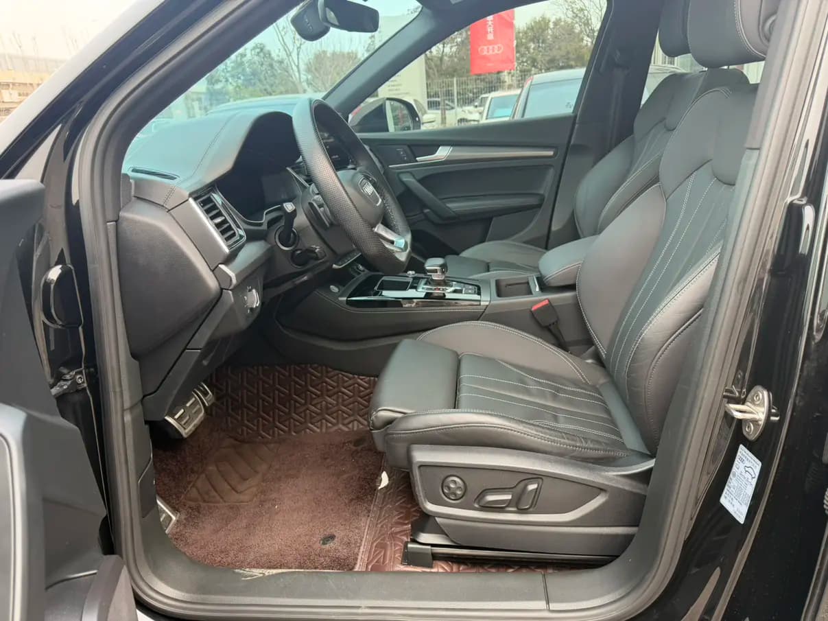 Audi Q5L 2023 г. 34920 км. — фото 14