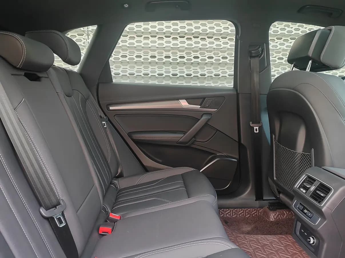 Audi Q5L 2023 г. 34920 км. — фото 16
