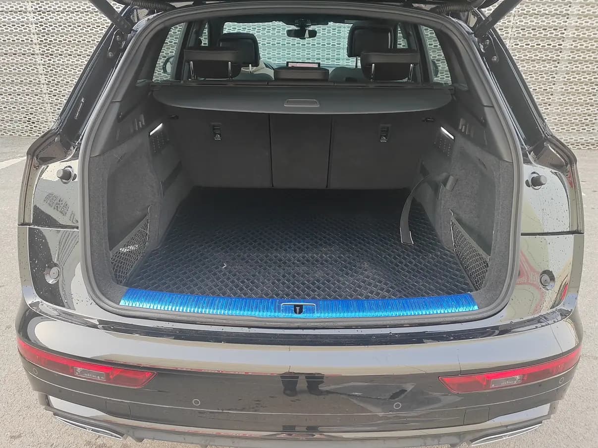 Audi Q5L 2023 г. 34920 км. — фото 17