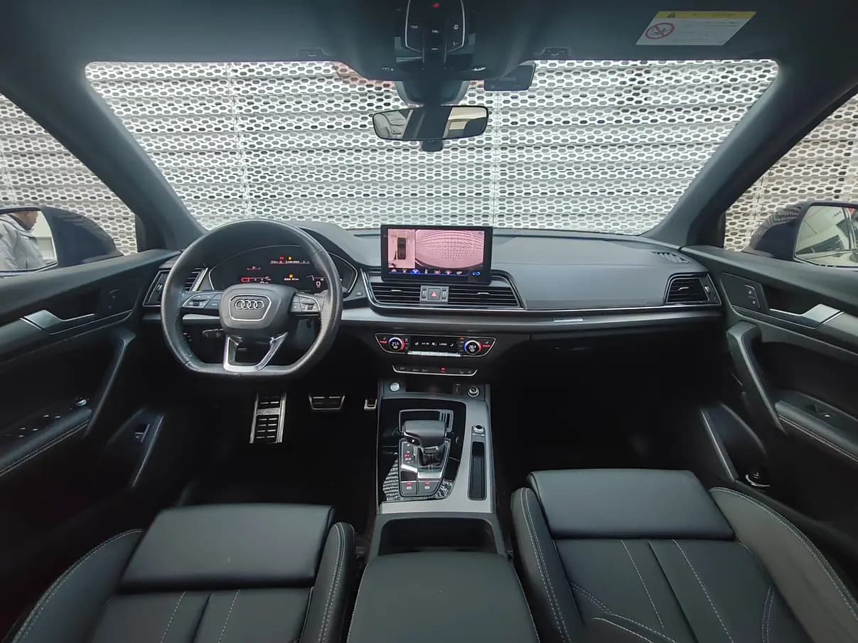 Audi Q5L 2023 г. 34920 км. — фото 9