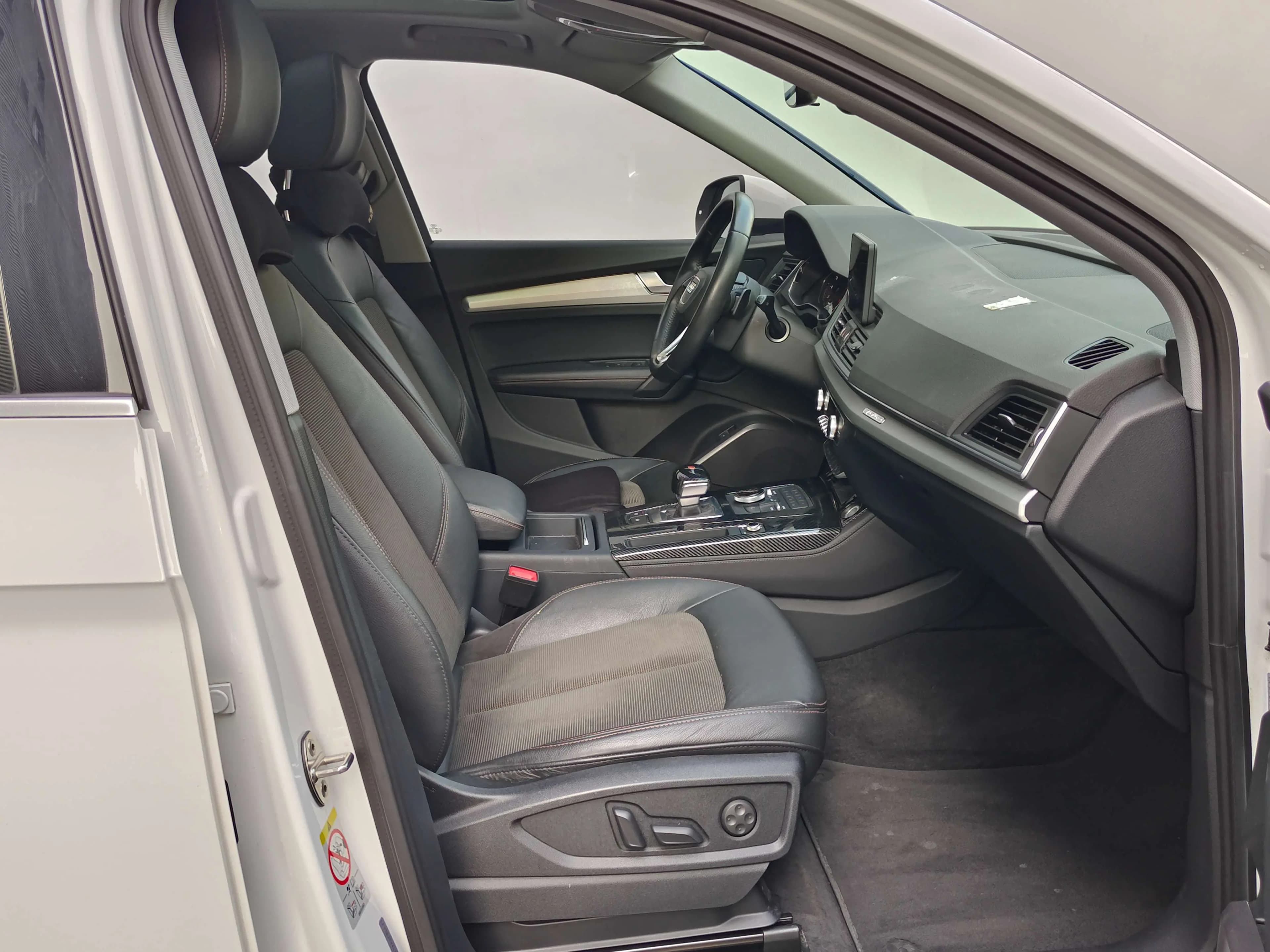 Audi Q5L 2021 г. 116037 км. — фото 11