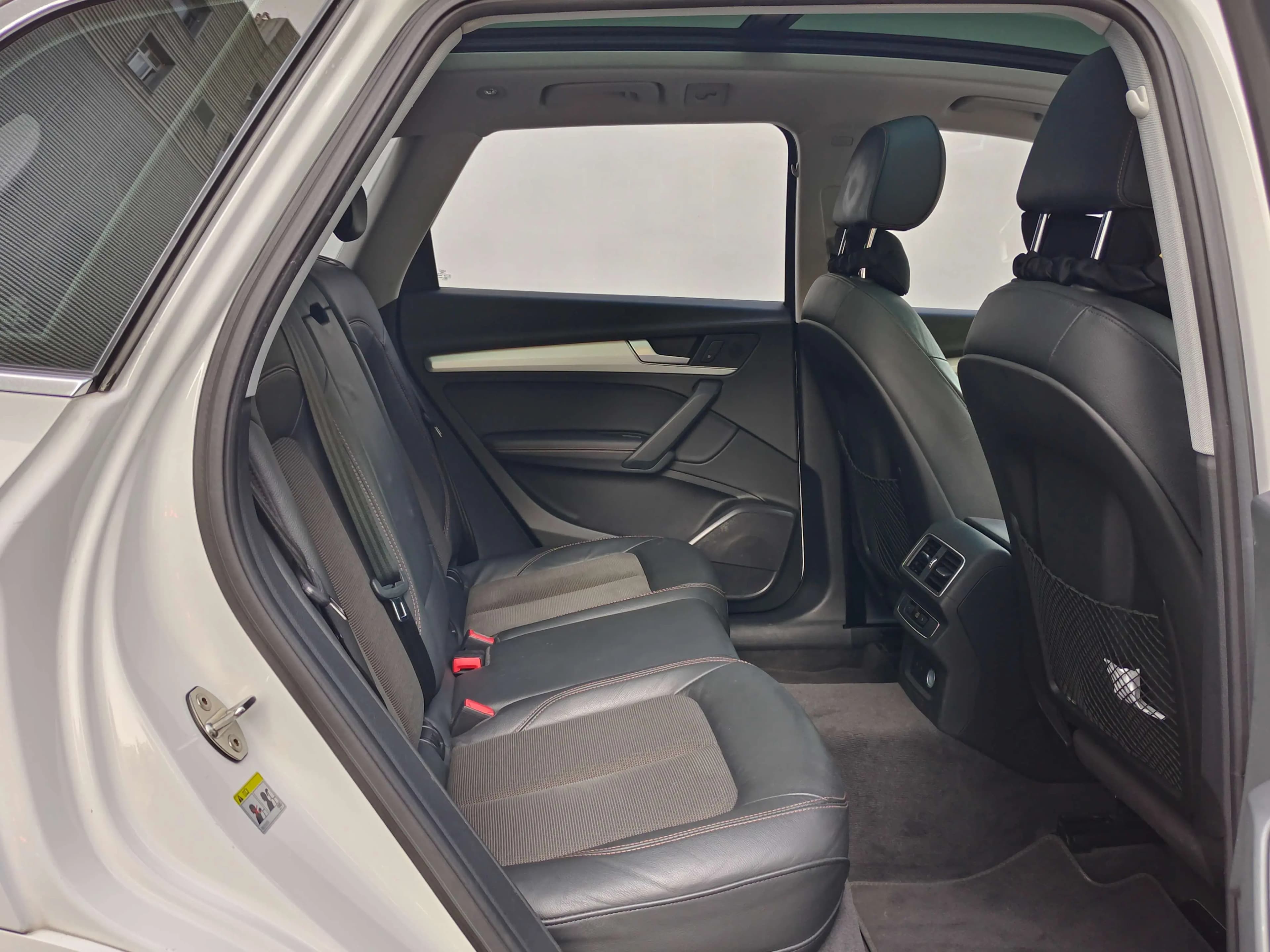 Audi Q5L 2021 г. 116037 км. — фото 18