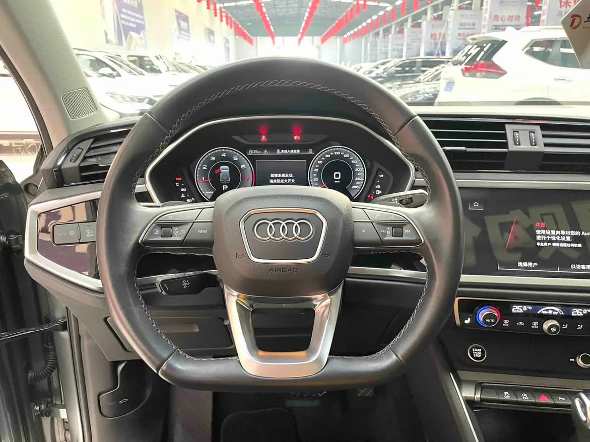 Audi Q3 2022 г. 28600 км. — фото 13