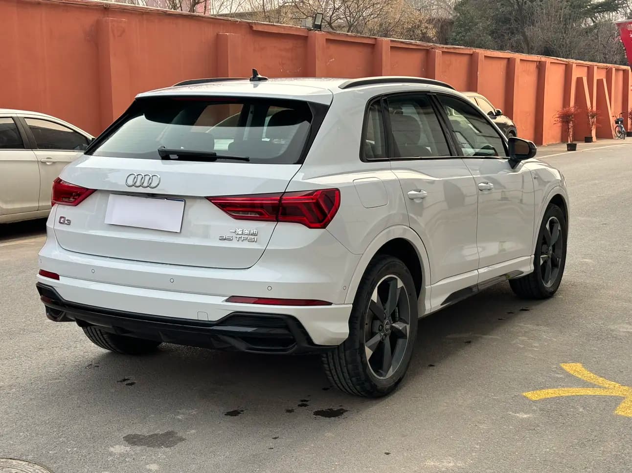 Audi Q3 2023 г. 49000 км. — фото 4