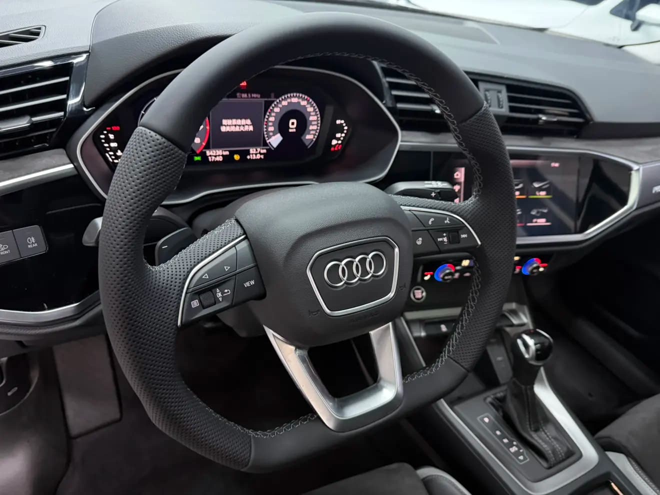 Audi Q3 2021 г. 54200 км. — фото 11
