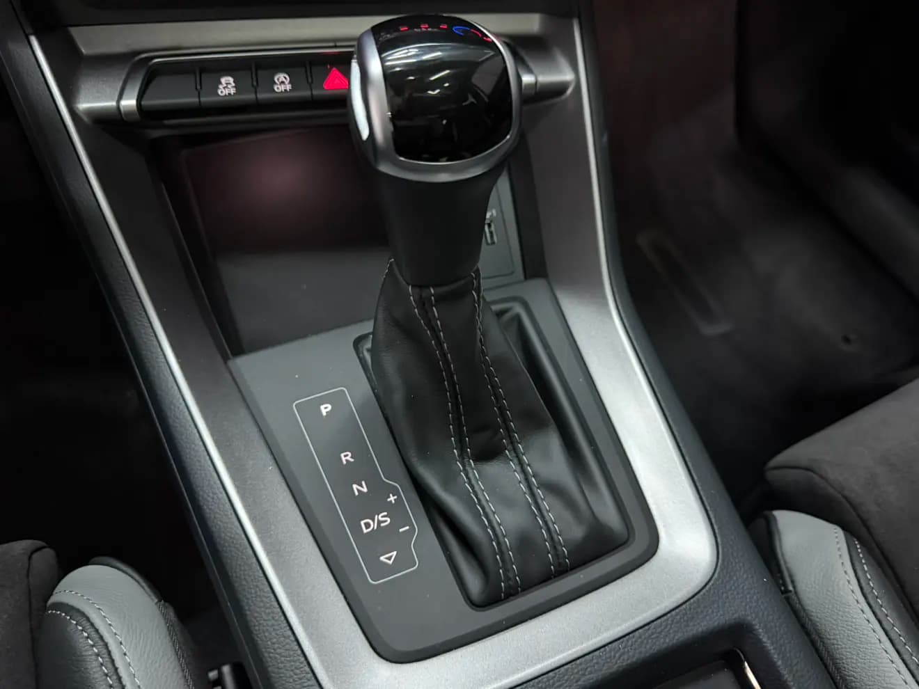 Audi Q3 2021 г. 54200 км. — фото 12