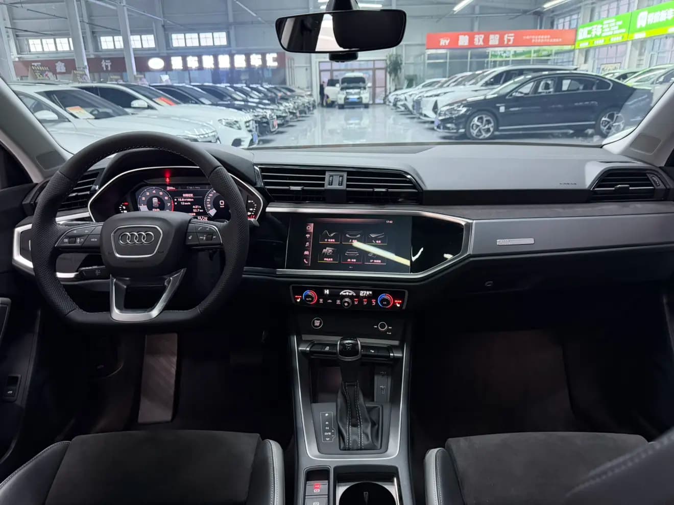 Audi Q3 2021 г. 54200 км. — фото 13