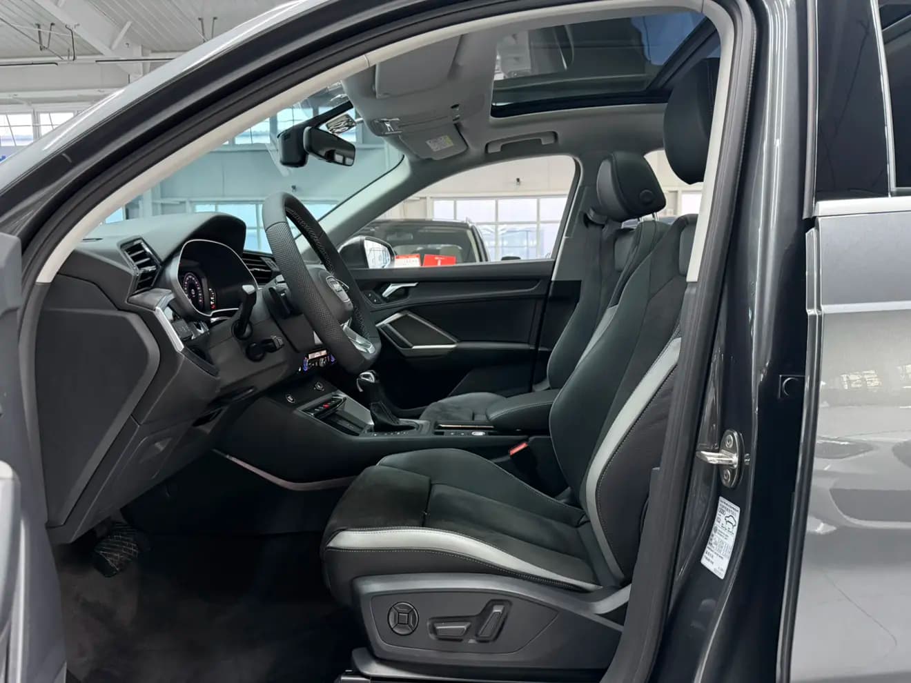 Audi Q3 2021 г. 54200 км. — фото 14