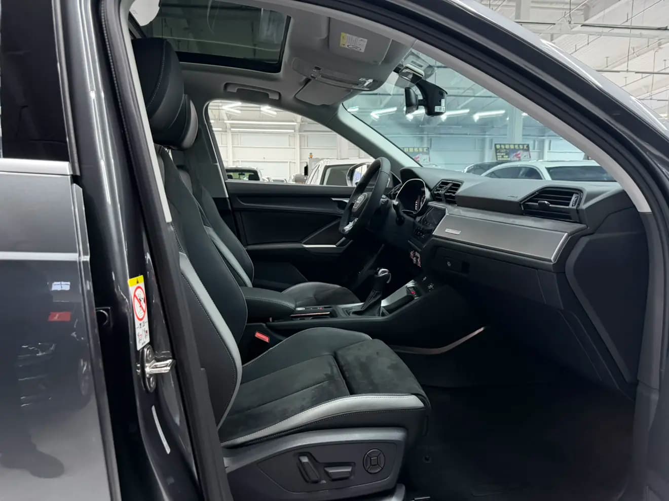 Audi Q3 2021 г. 54200 км. — фото 18