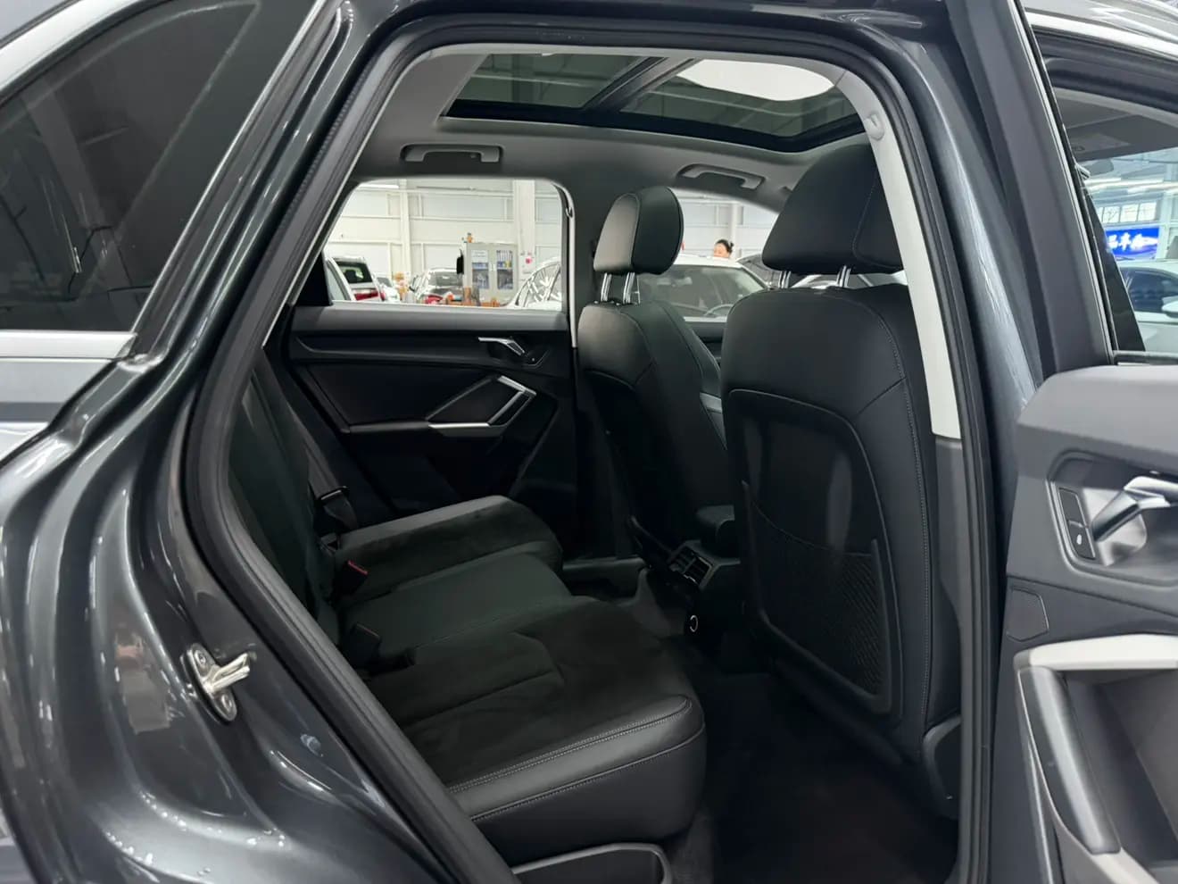 Audi Q3 2021 г. 54200 км. — фото 19