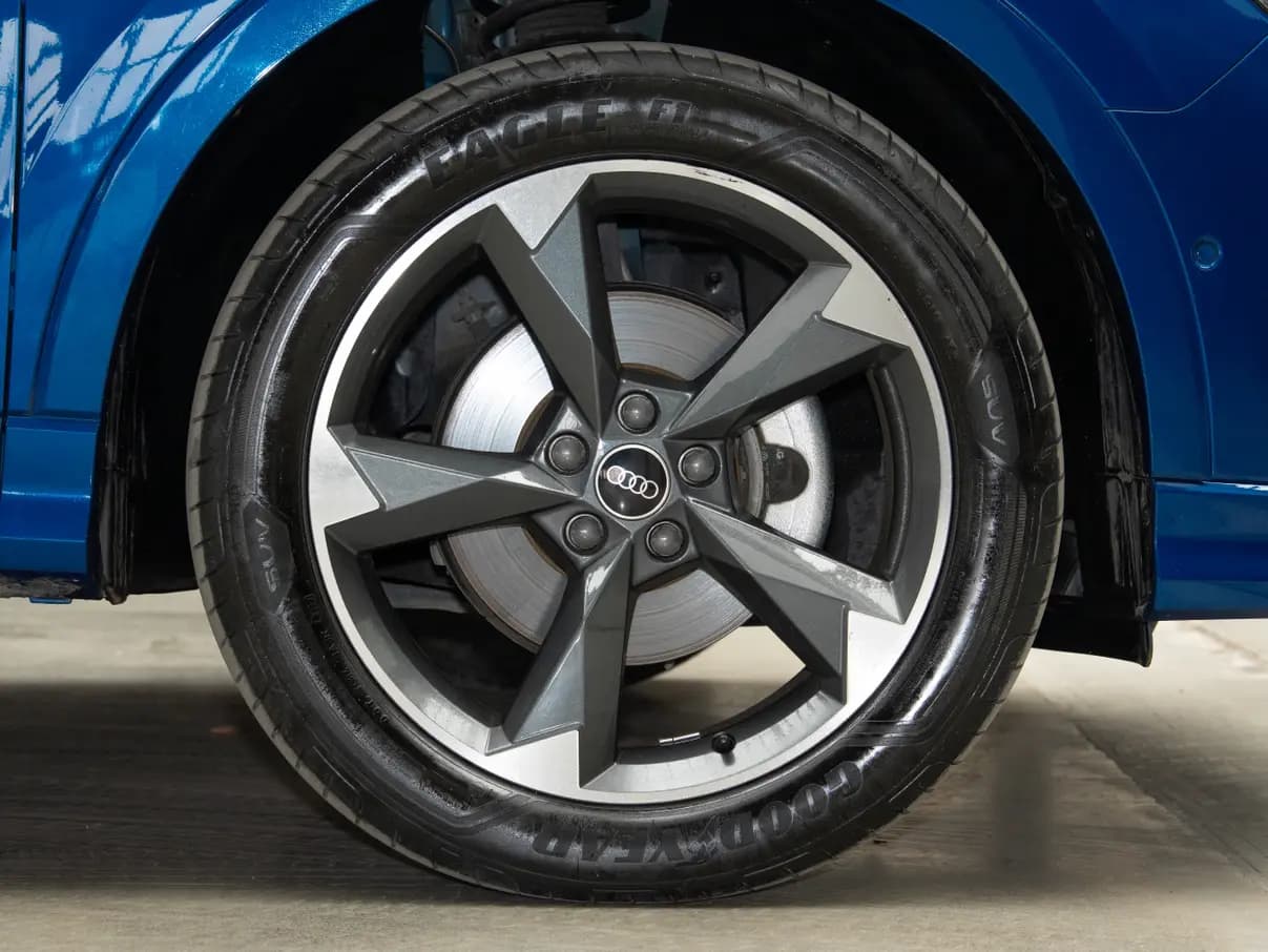 Audi Q3 2023 г. 45000 км. — фото 11