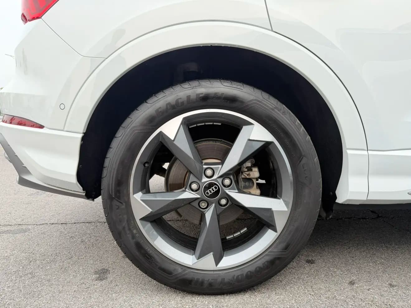 Audi Q3 2022 г. 32500 км. — фото 11