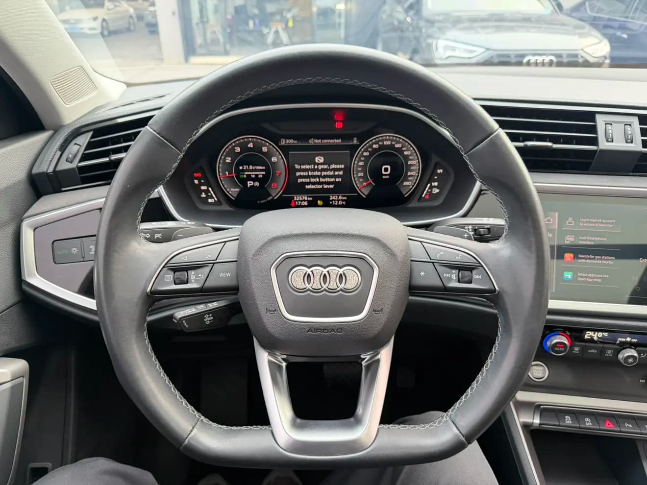 Audi Q3 2022 г. 32500 км. — фото 17