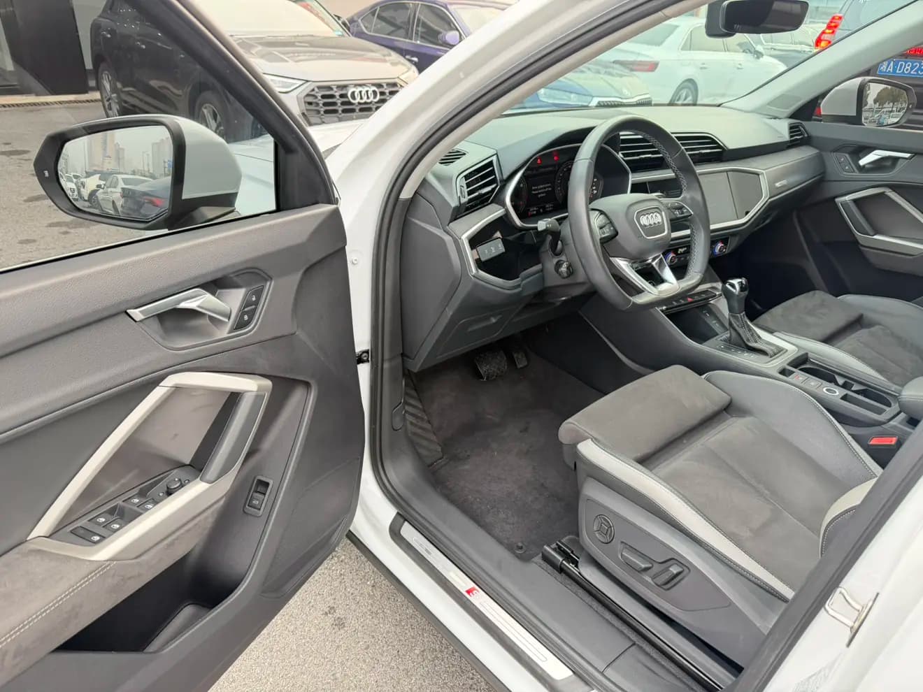 Audi Q3 2022 г. 32500 км. — фото 20
