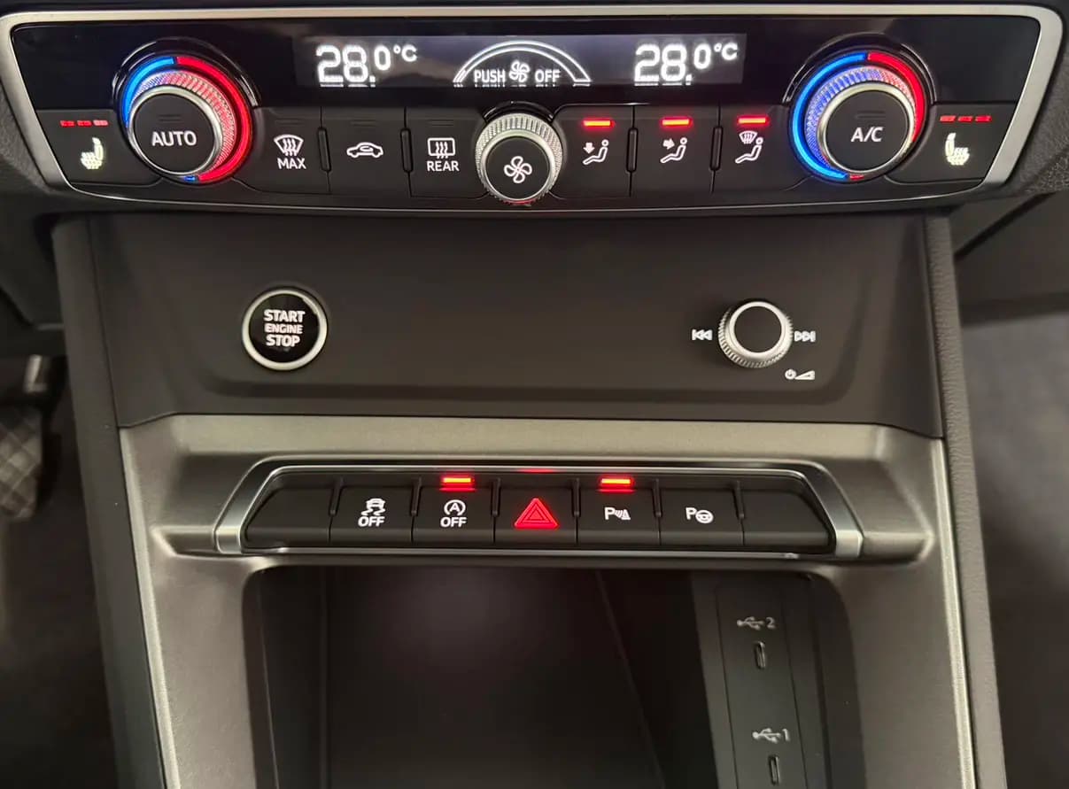 Audi Q3 2022 г. 20000 км. — фото 11