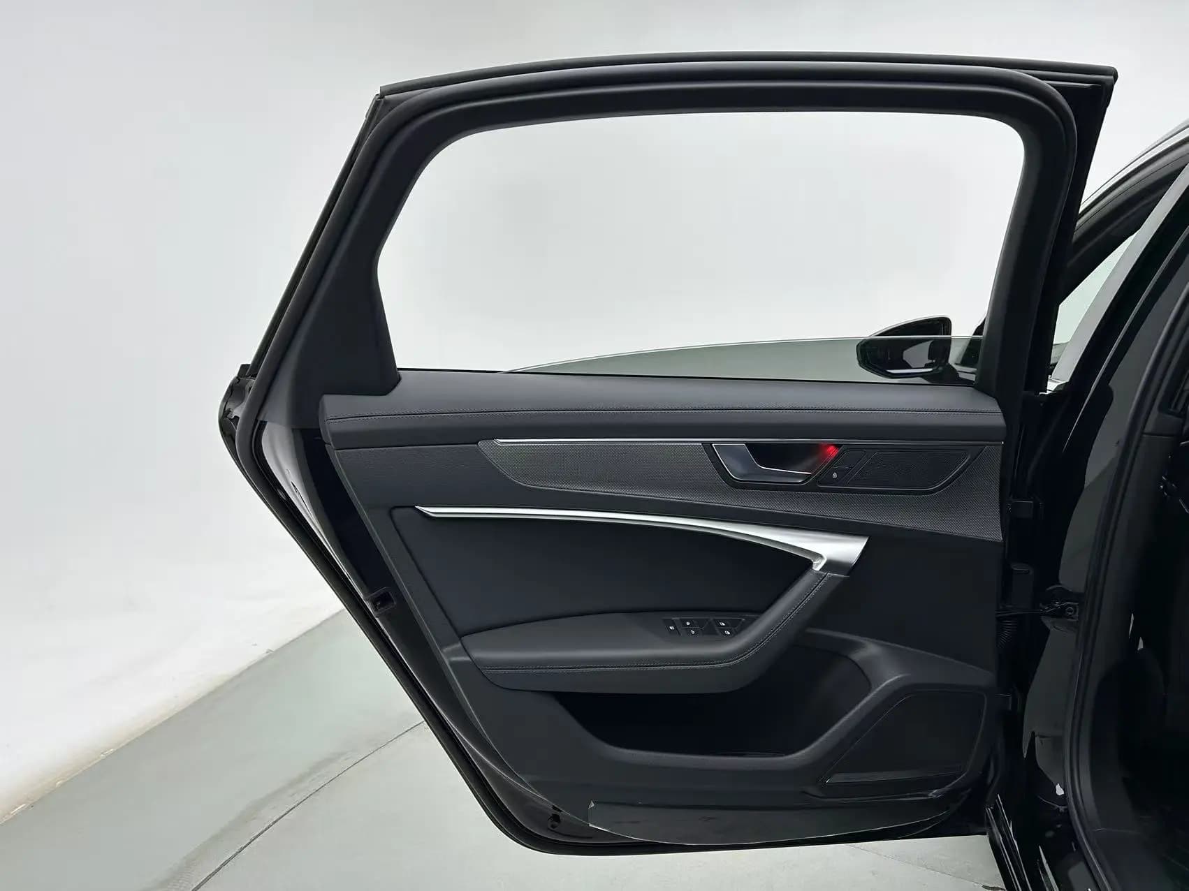 Audi A6L 2021 г. 79494 км. — фото 27
