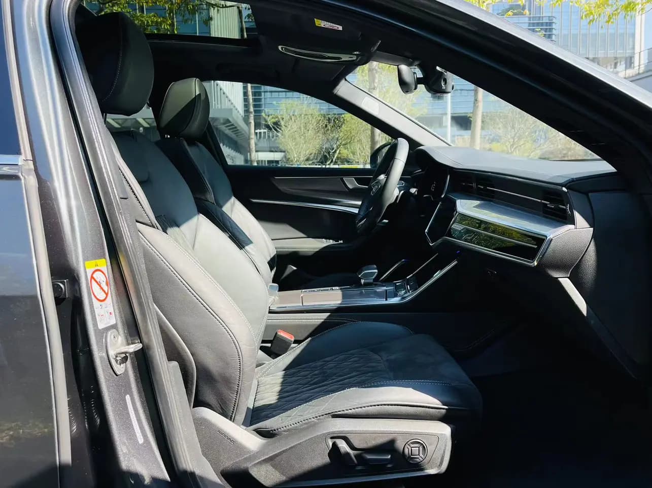 Audi A6L 2021 г. 68090 км. — фото 10