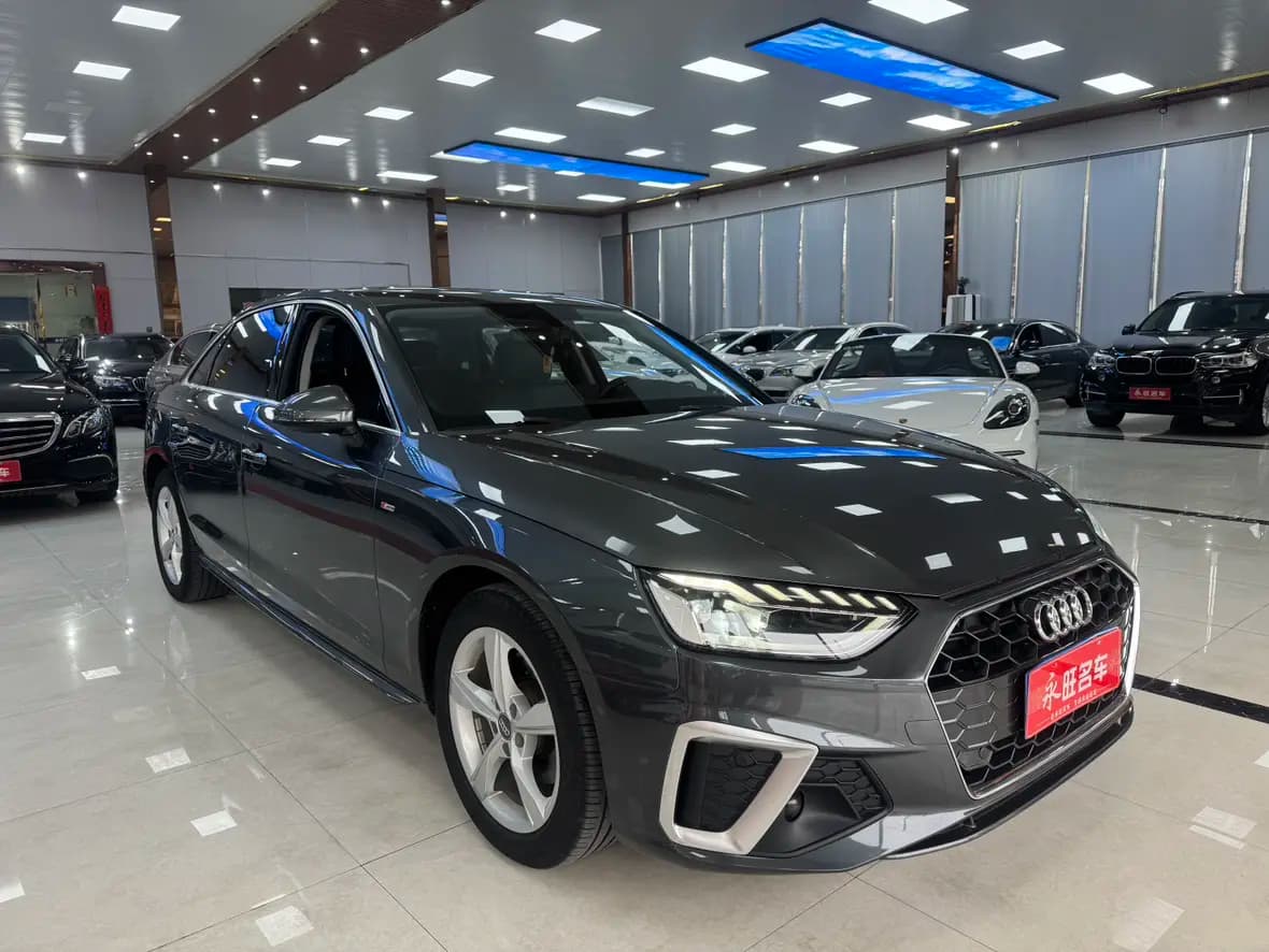 Audi A4L 2021 г. 41038 км. — фото 3