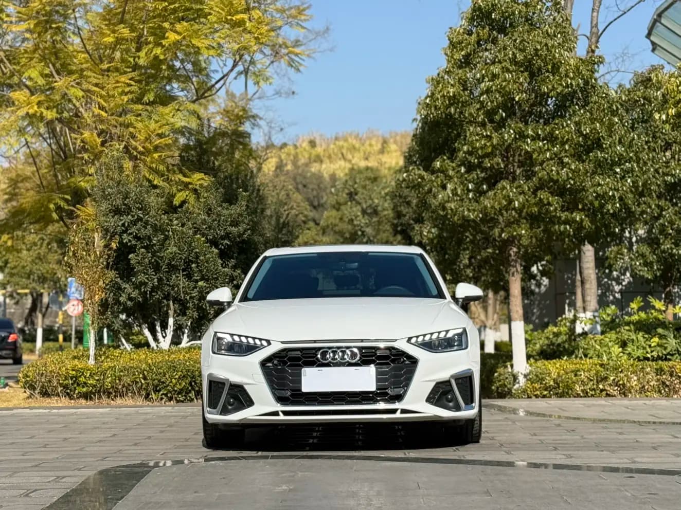 Audi A4L 2022 г. 52040 км. — фото 2