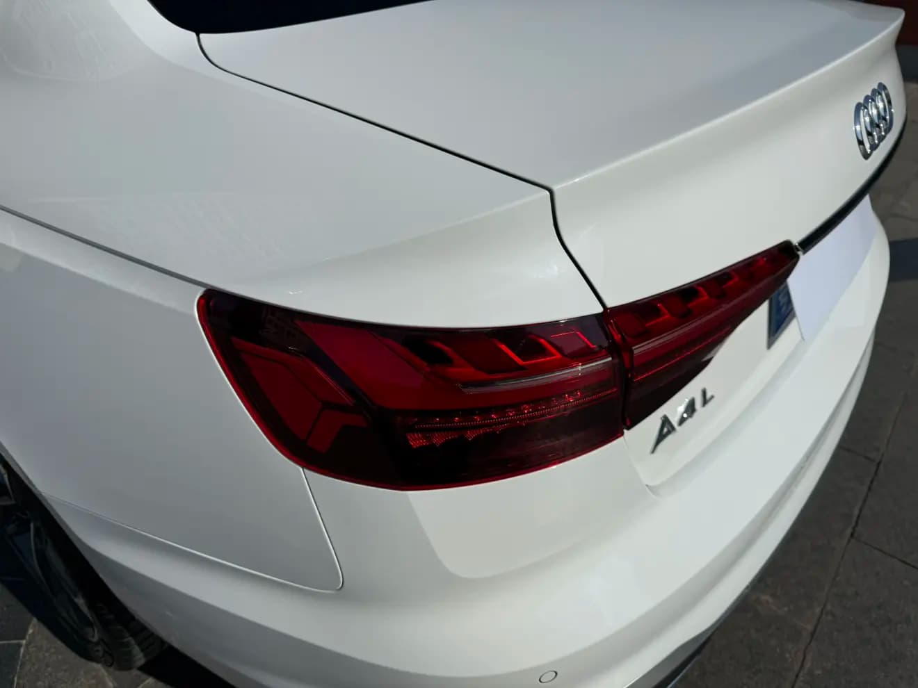 Audi A4L 2022 г. 52040 км. — фото 11