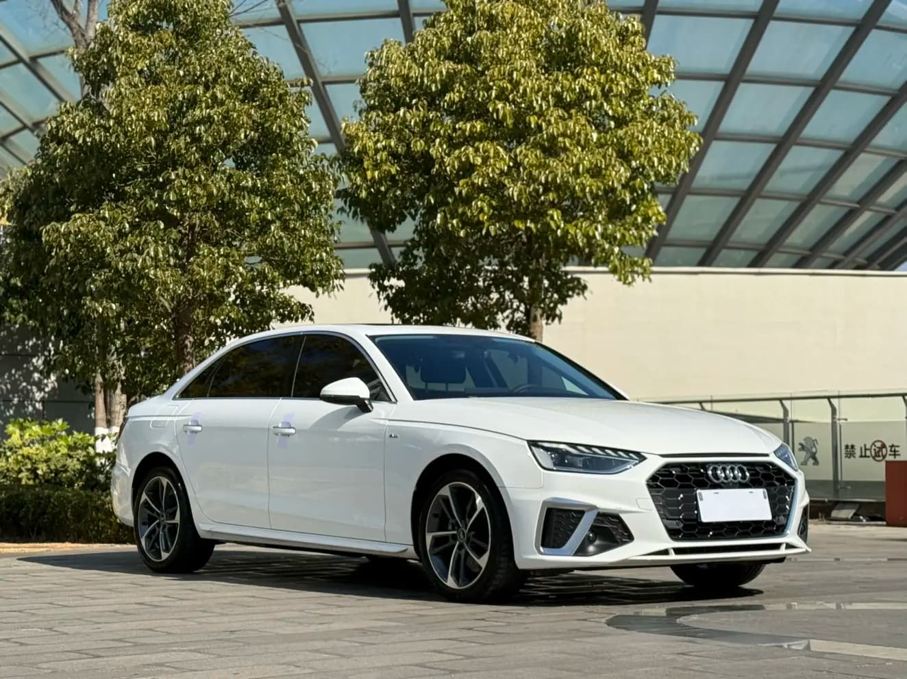 Audi A4L 2022 г. 52040 км. — фото 3