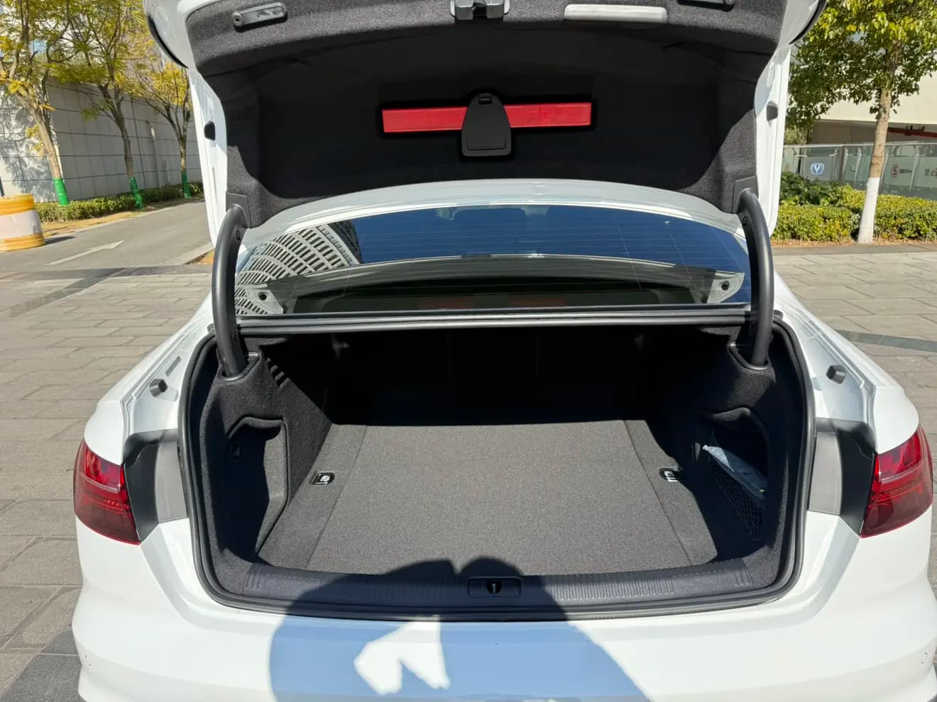Audi A4L 2022 г. 52040 км. — фото 37