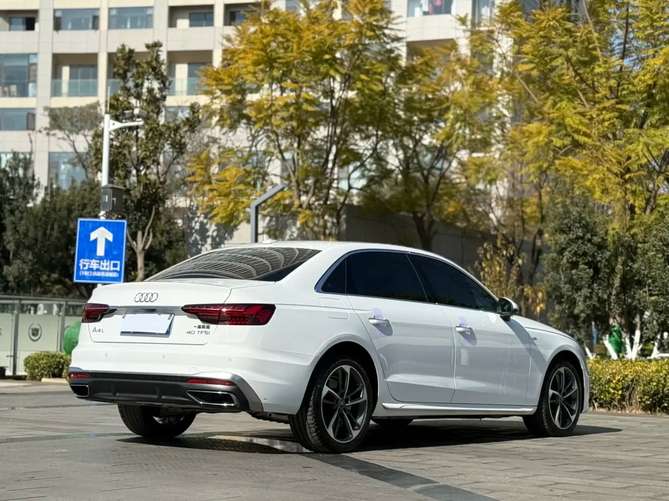 Audi A4L 2022 г. 52040 км. — фото 7