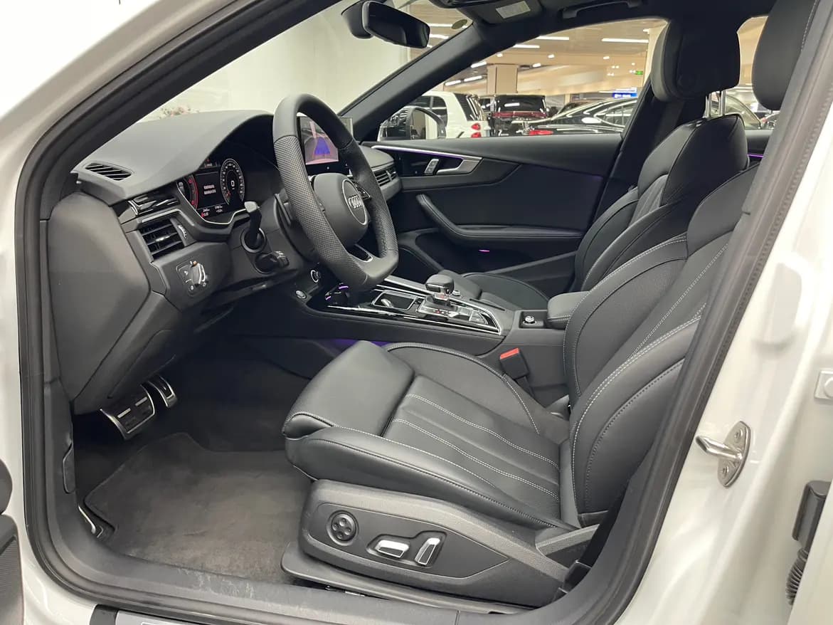 Audi A4L 2025 г. 2842 км. — фото 8