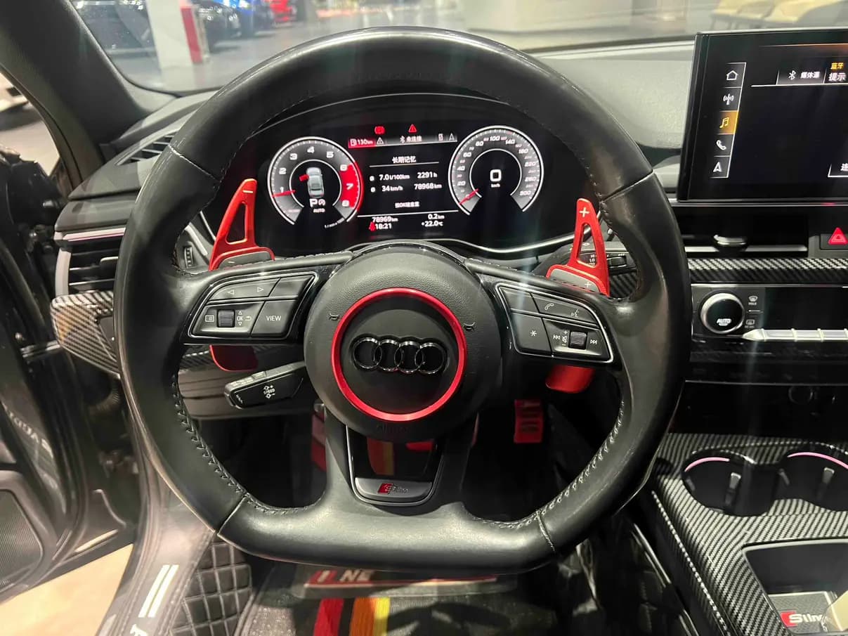 Audi A4L 2022 г. 78044 км. — фото 11