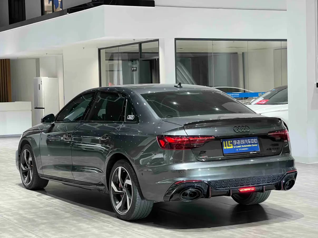 Audi A4L 2022 г. 78044 км. — фото 4