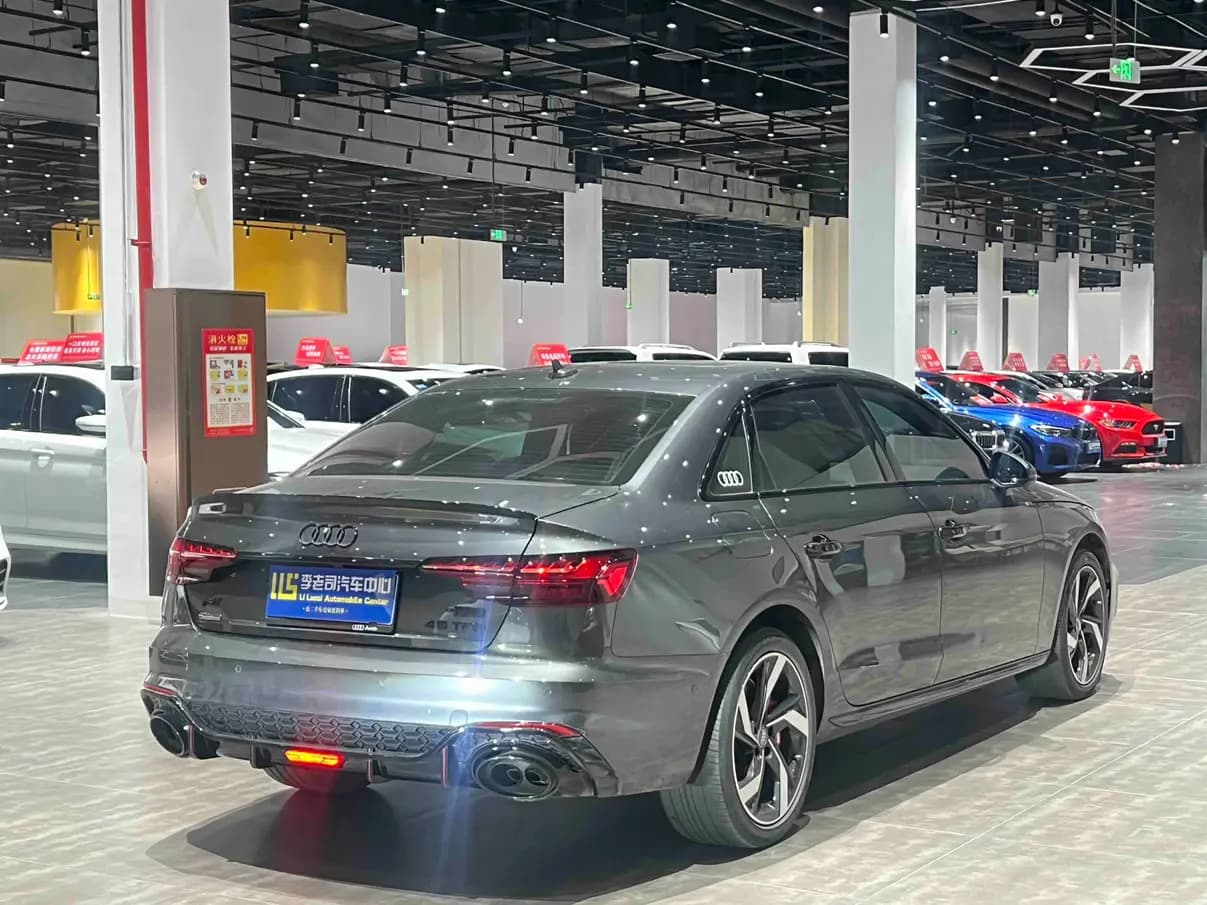 Audi A4L 2022 г. 78044 км. — фото 6