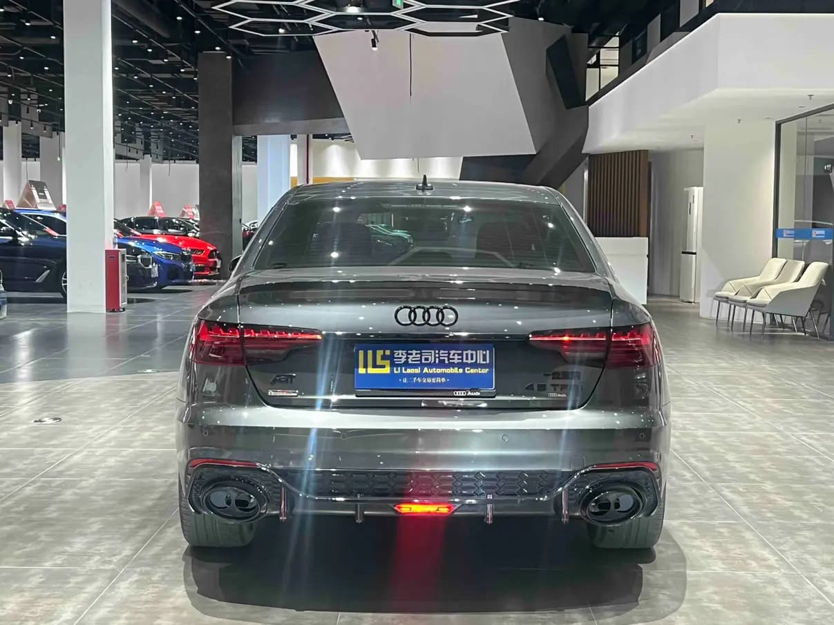 Audi A4L 2022 г. 78049 км. — фото 5