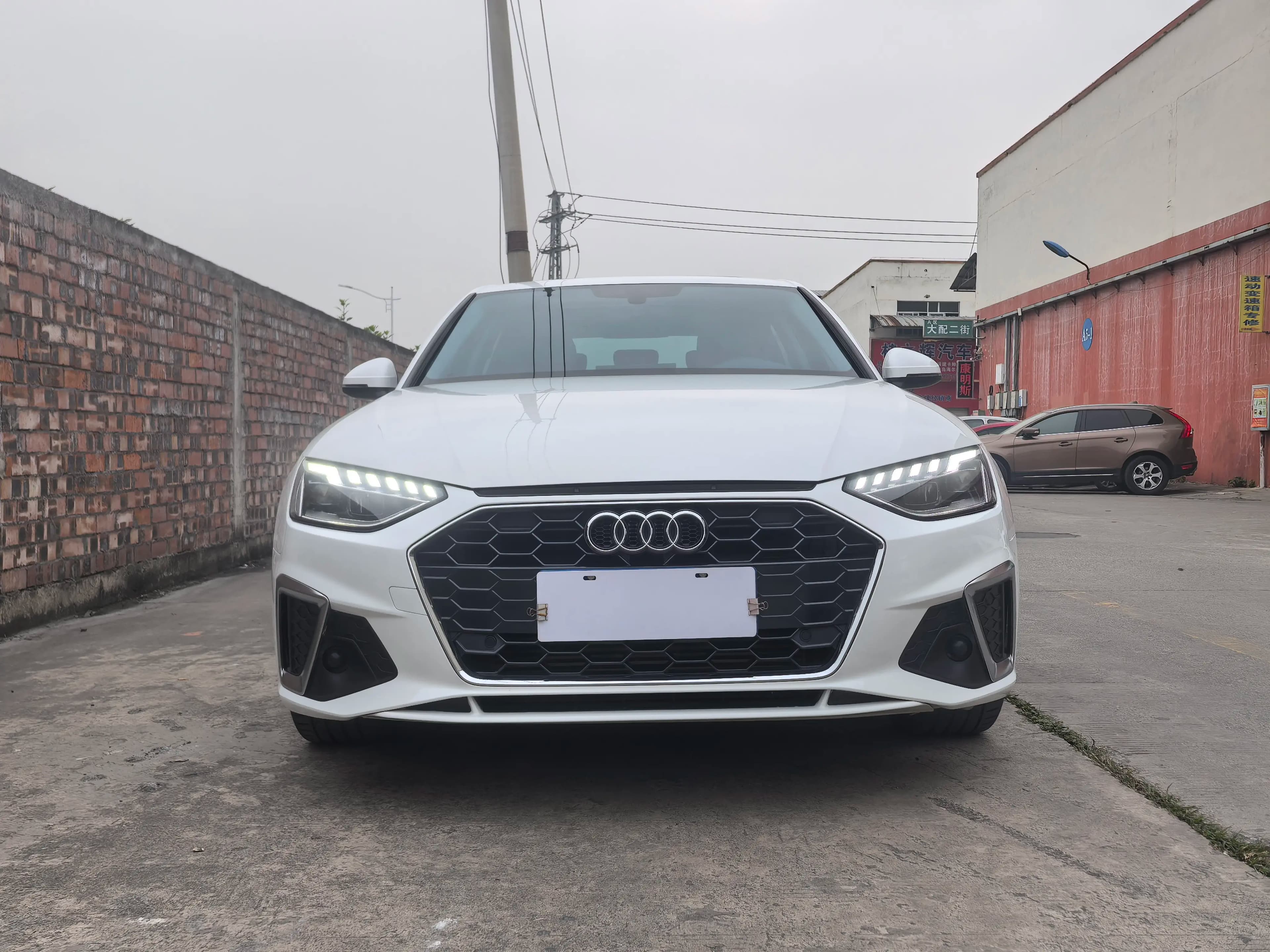 Audi A4L 2022 г. 65050 км. — фото 2