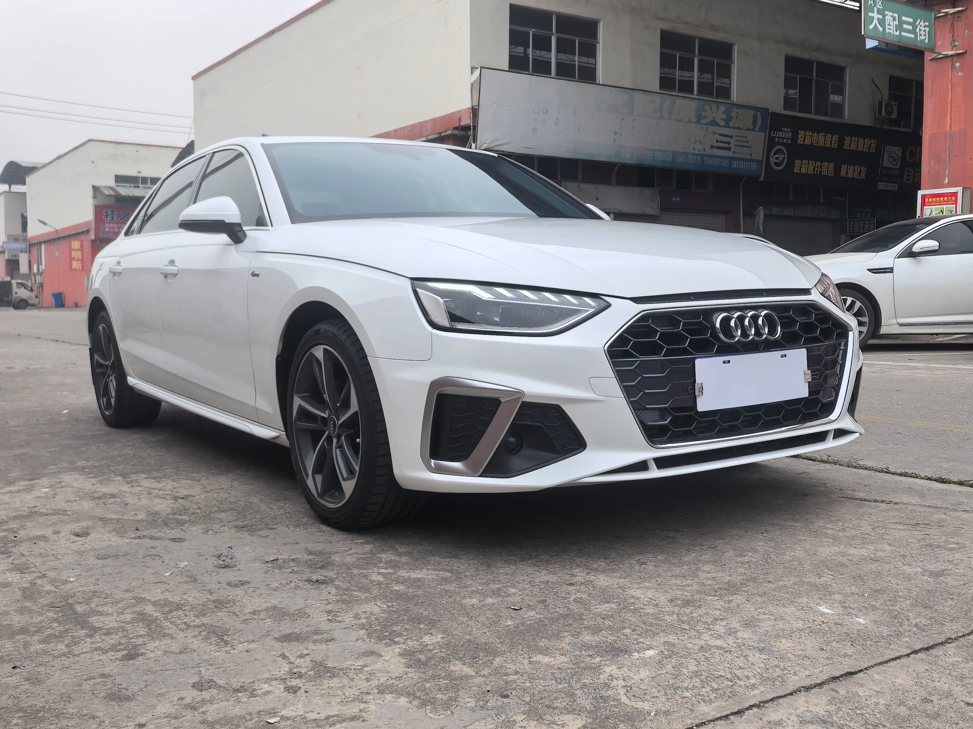 Audi A4L 2022 г. 65050 км. — фото 3