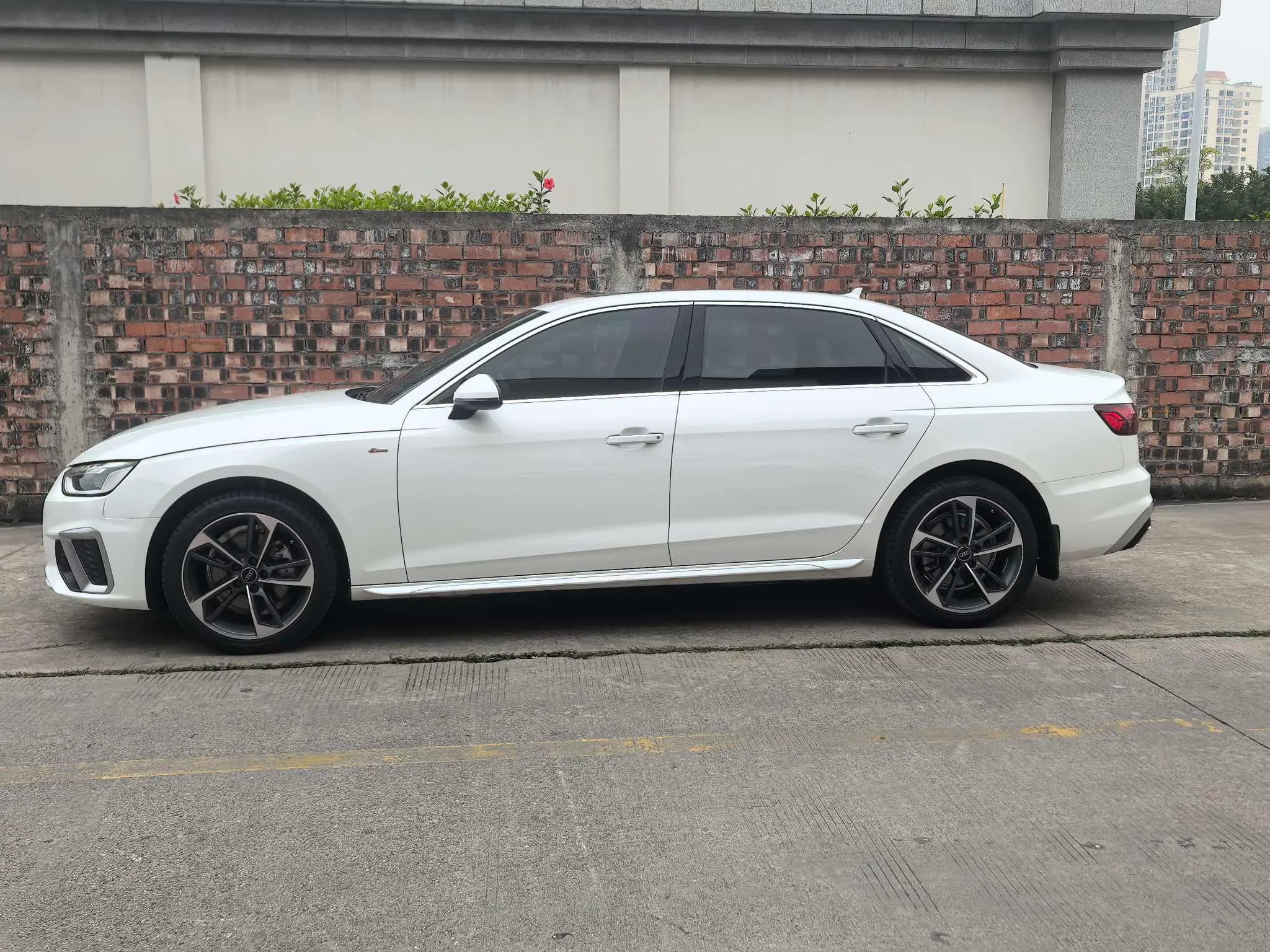 Audi A4L 2022 г. 65050 км. — фото 4