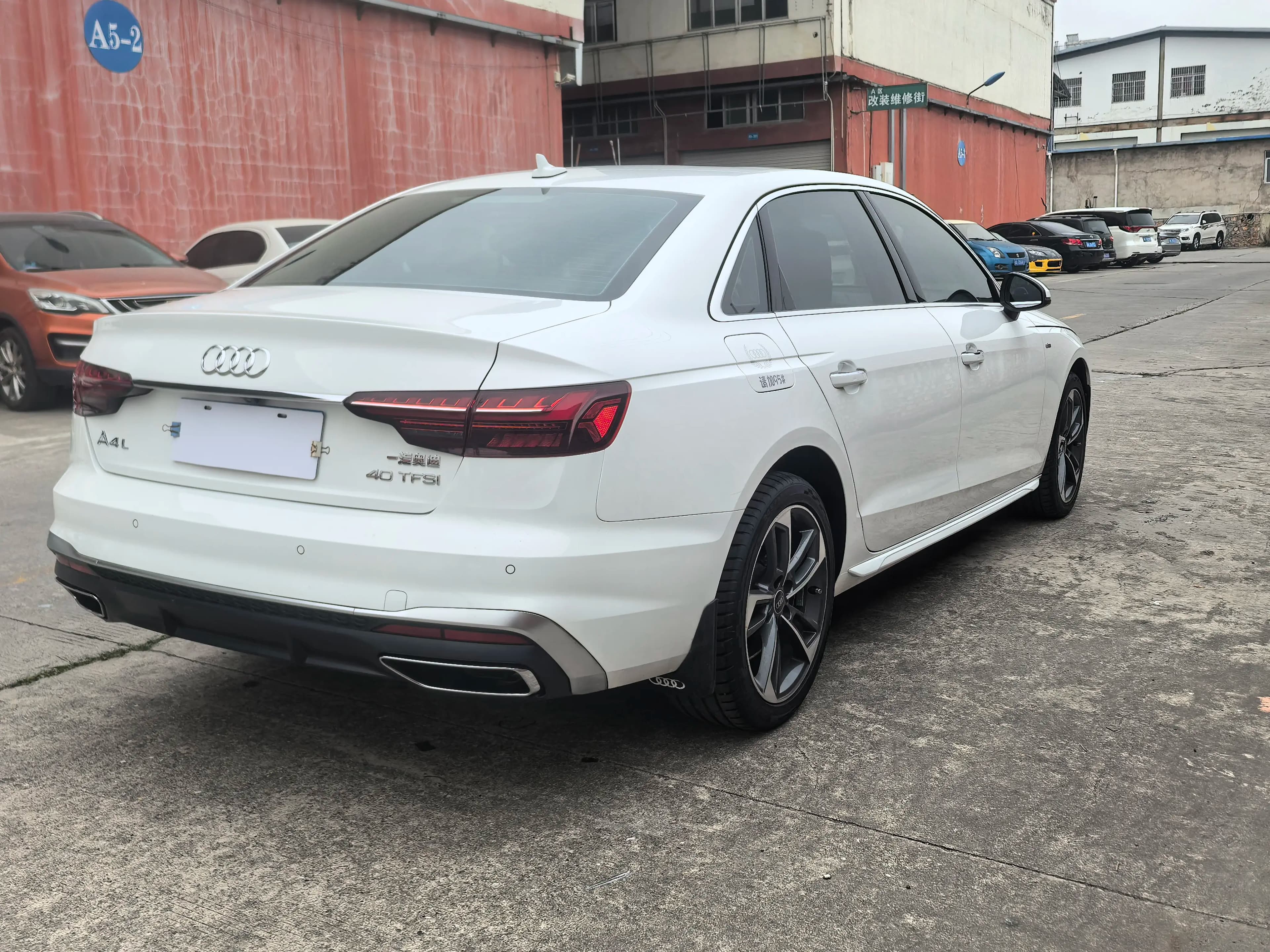 Audi A4L 2022 г. 65050 км. — фото 6