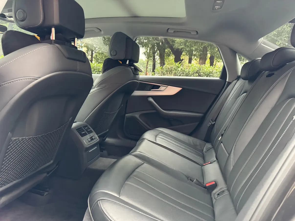 Audi A4L 2023 г. 24062 км. — фото 11