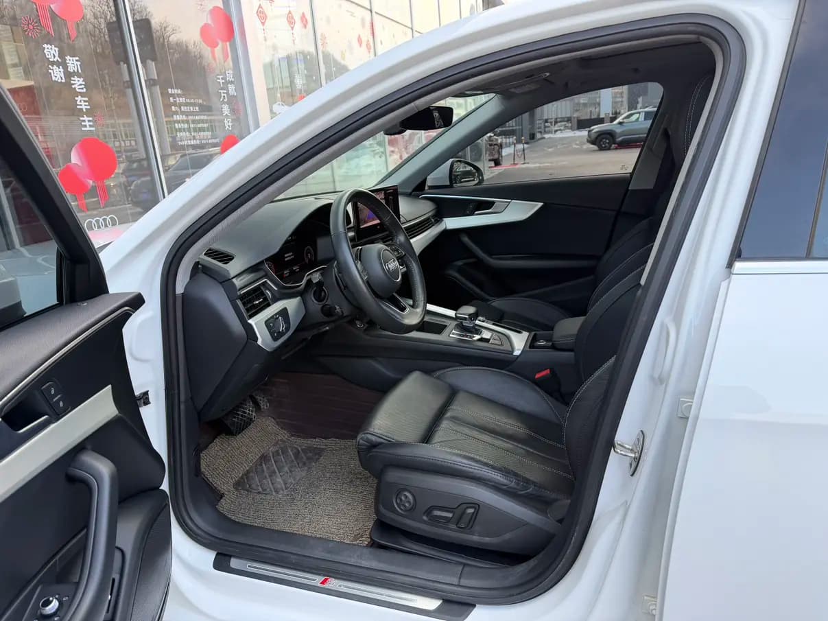 Audi A4L 2021 г. 58077 км. — фото 9